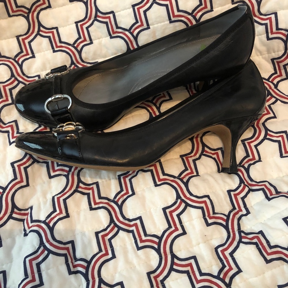 Tahari Kitten Heels